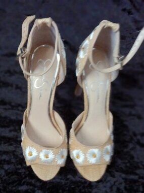 Jessica Simpson Daisy heel